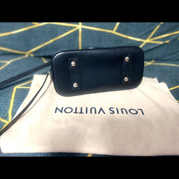 Louis Vuitton Epi Leather-Black Alma BB Handbag - Picture 4 of 4